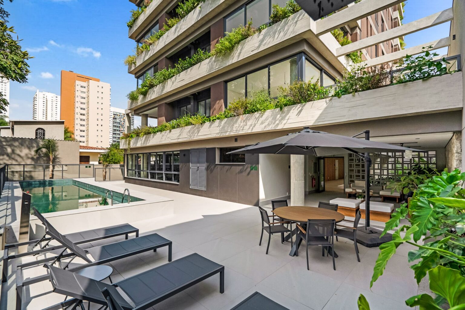 fotoestudio360-br-gardener-br-2203-solarium-piscina